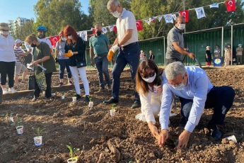Mersin Mezitli Belediyemizin, Dünya Çevre Gününde Tece Mahallemizde 8.sini hayata geçirdiği hobi bahçelerinin açılış törenine katıldık.