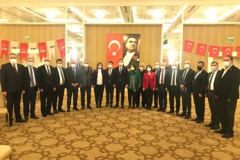Genel Başkanımız sayın Kemal Kılıçdaroğlu'nun görevlendirmesi ve Genel Başkan Yardımcımız Ahmet Akın'ın organizasyonuyla 21 Milletvekili ve Parti Meclisi üyesi arkadaşlarımla birlikte Isparta'da vatandaşlarımızla, esnafımızla, çiftçimizle, gençlerimiz ve kadınlarımızla beraberiz.