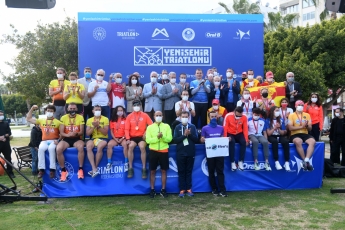 Yenişehir Belediyemizin katkılarıyla gerçekleşen Yenişehir Triatlonu sona erdi. Triatlona katılan yarışmacılara ödüllerini takdim ettik, tüm yarışmacılara hayatlarında başarılar dileriz.